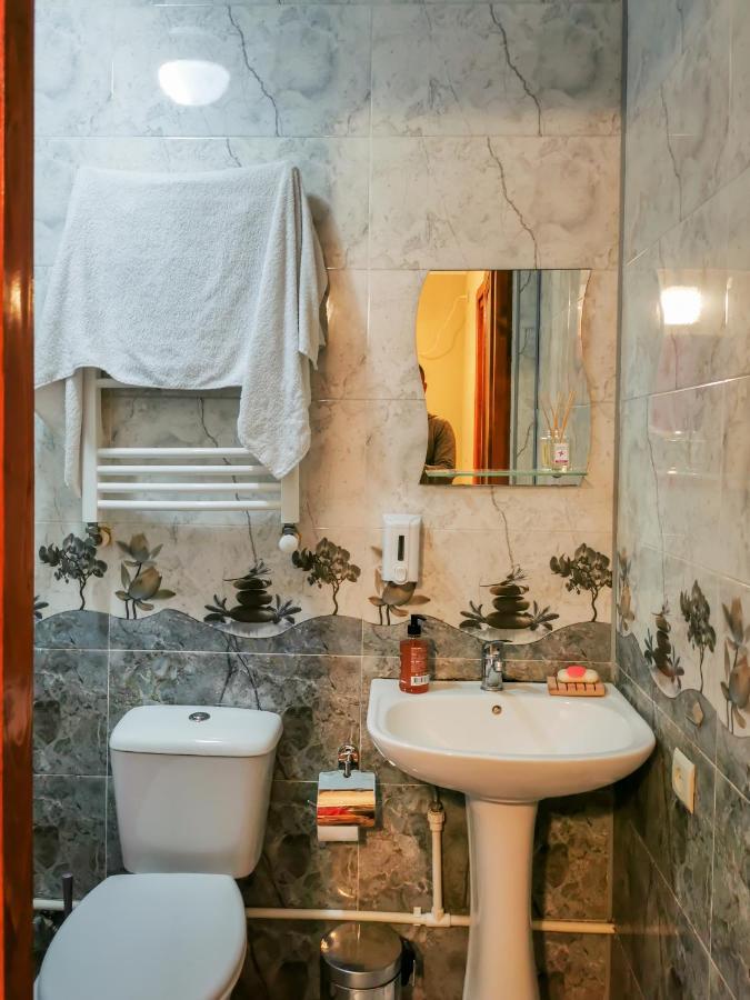 Myvibe Hotel Tbilisi Buitenkant foto