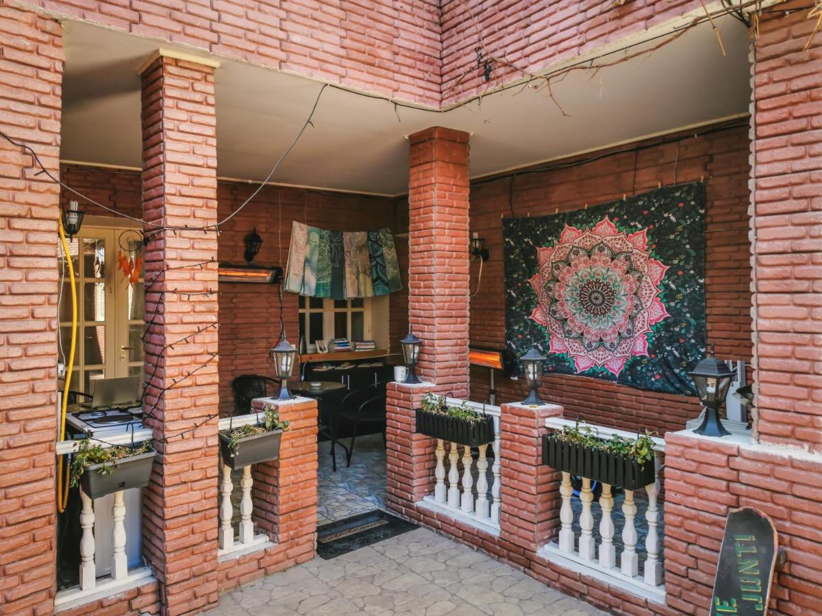 Myvibe Hotel Tbilisi Buitenkant foto